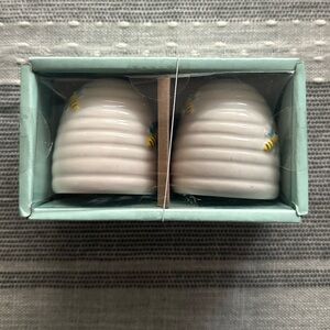 Honeybee salt & pepper shakers